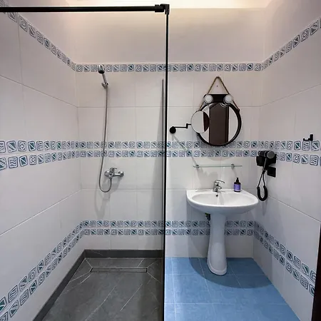 Azure Serenity 8 公寓 Sarandë
